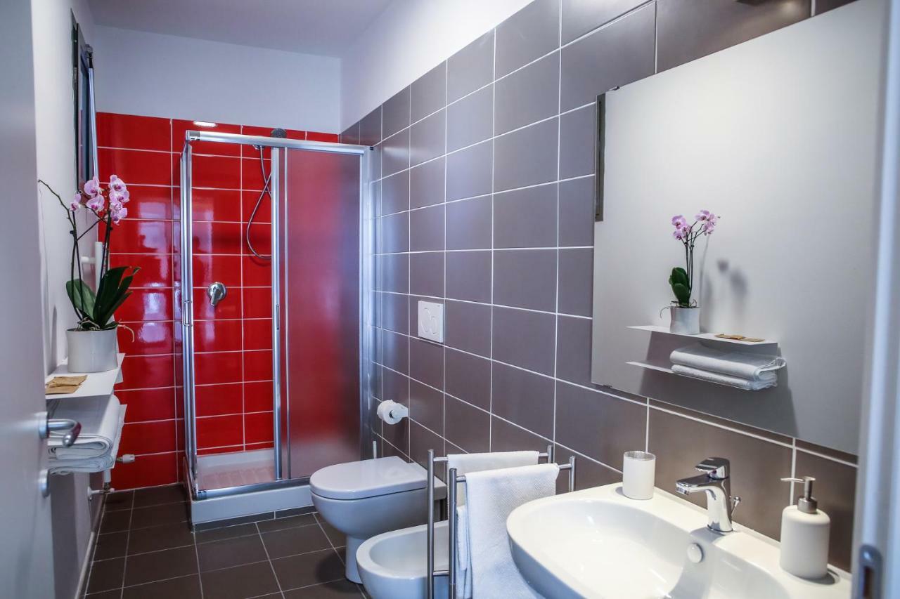B&B Warmup Grosseto - Parcheggio Incluso Nella Corte Interna Luaran gambar